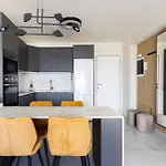 Stunning Flat Next To The Beach-ocean Views