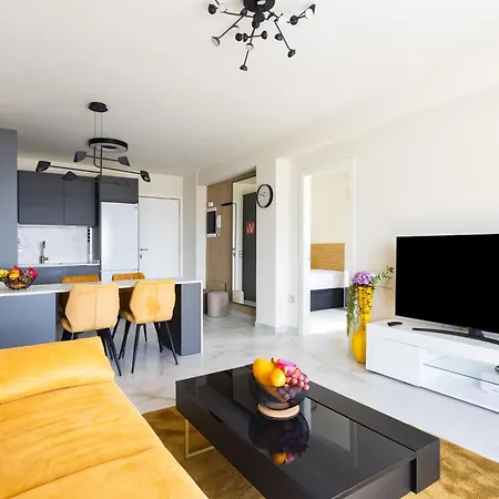 Stunning Flat Next To The Beach-ocean Views Apartment
