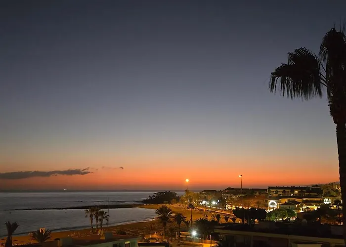 Stunning Flat Next To The Beach-ocean Views Appartement